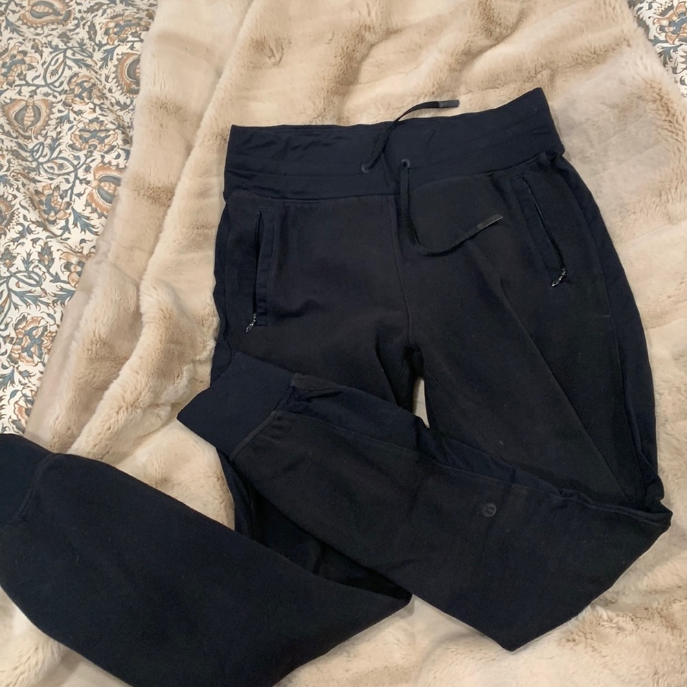 Lululemon Black Joggers (Size 6)
